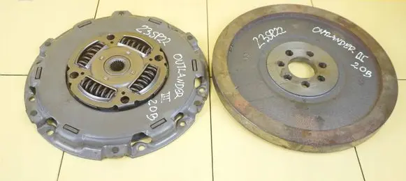 Mitsubishi Outlander Clutch set kit 2708A001 4B11 SPRZEGLO