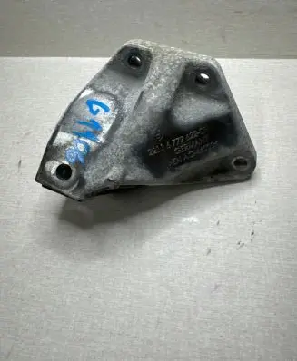BMW 7 F01 F02 F03 F04 Engine mounting bracket 6777622