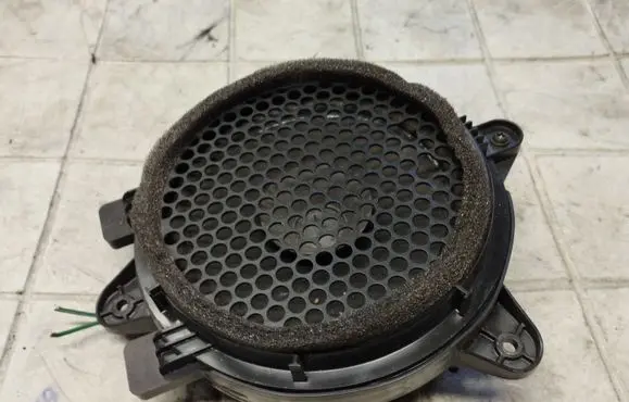 Chrysler Pacifica Front door speaker 04685967AD