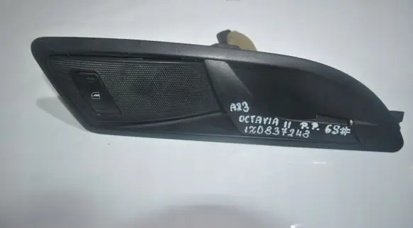 Skoda Octavia Mk2 (1Z) Front door interior handle 1Z0837248