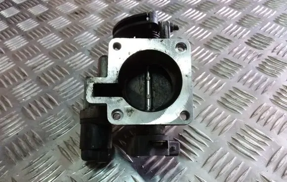 Renault Megane I Throttle valve 7700861679D 7700872188