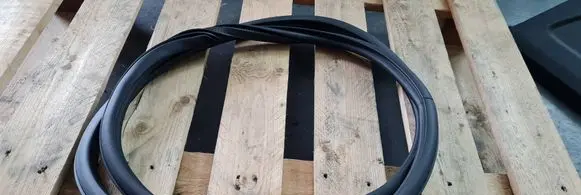 Audi A3 8Y Rear door rubber seal (on body) 8V4833721B