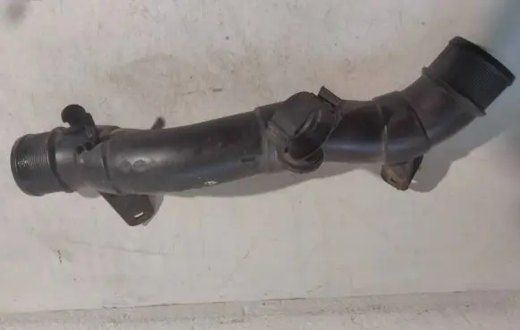 Opel Vectra C Air intake hose/pipe 55350916
