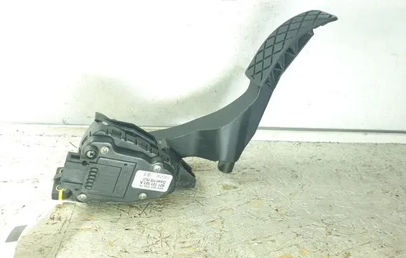 Audi A2 Accelerator throttle pedal 8Z1721523A
