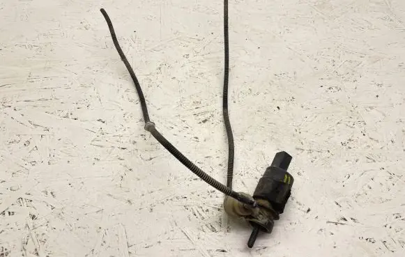 Audi A6 S6 C6 4F Windscreen/windshield washer pump 1T0955651A