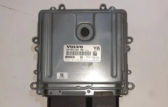 Volvo XC70 Engine control unit/module 30785100