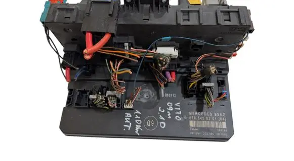 Mercedes-Benz Vito Viano W639 Fuse module 6395450201 356164