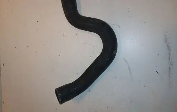 Volvo V70 Engine coolant pipe/hose
