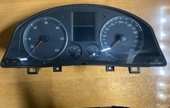 Volkswagen Golf V Speedometer (instrument cluster) 1K0920861B V0020000 VWZ7Z0D0993473