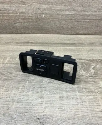 Toyota Avensis T250 Wing mirror switch 183575
