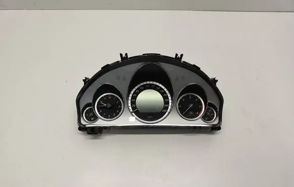 Speedometer (instrument cluster)