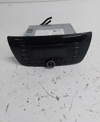 Radio/CD/DVD/GPS head unit