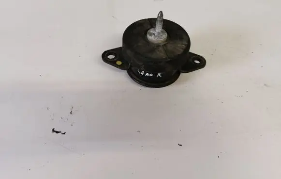 Nissan Leaf II (ZE1) Engine mount bracket
