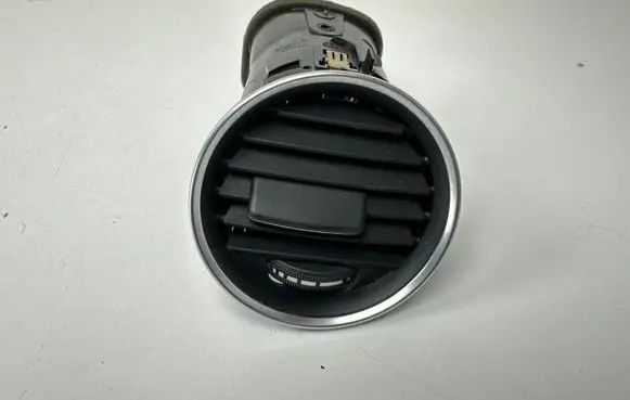 Mercedes-Benz C W204 Dashboard side air vent grill/cover trim A2048306654