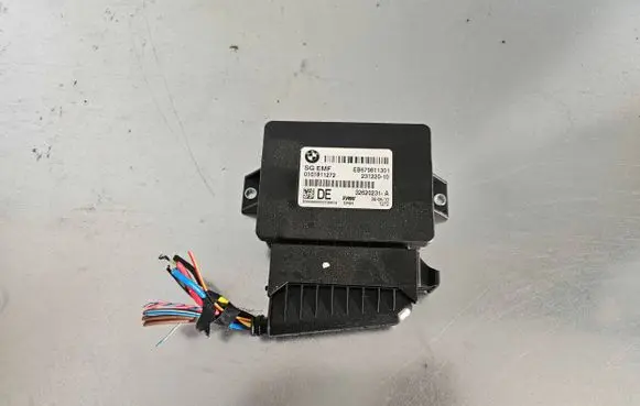 BMW 5 F10 F11 Hand brake control module 32620231