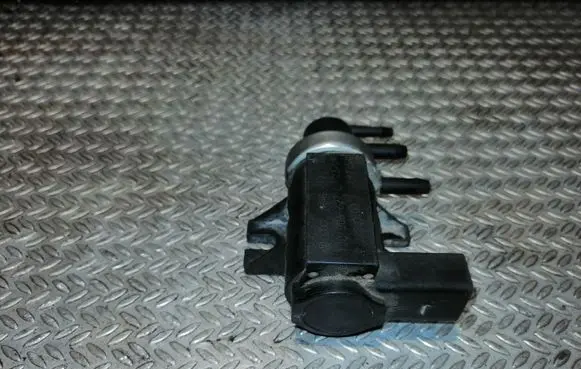 Volkswagen Caddy Turbo solenoid valve 1J0906627C