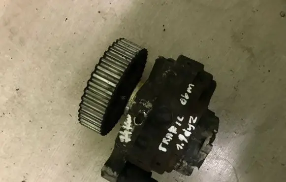 Renault Trafic II (X83) Fuel injection high pressure pump