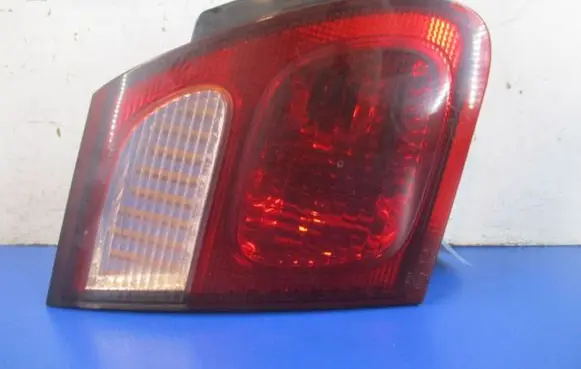 Nissan Almera Tino Rear/tail lights