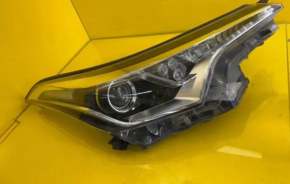 Toyota C-HR I Headlight/headlamp 81110-F4031