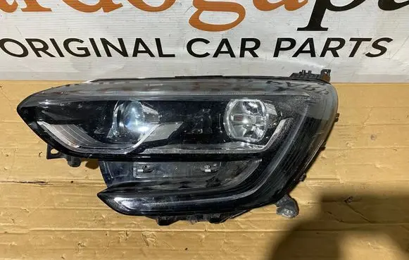 Renault Megane IV Headlight/headlamp 260108478R