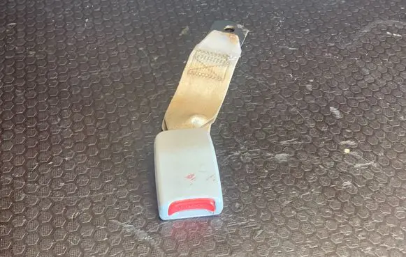 Hyundai Terracan Rear seatbelt buckle 2HJ3358098