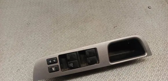 Nissan Tiida C11 Electric window control switch 