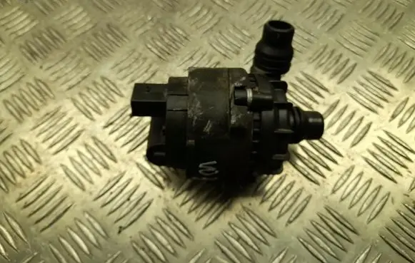 BMW 2 Active Tourer U06 Webasto circulation pump for autonomous heater 8651287
