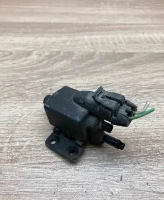 Renault Scenic I Turbo solenoid valve 866305F 1079P1