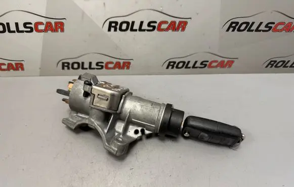 Volkswagen PASSAT B5.5 Ignition lock 4B0905851