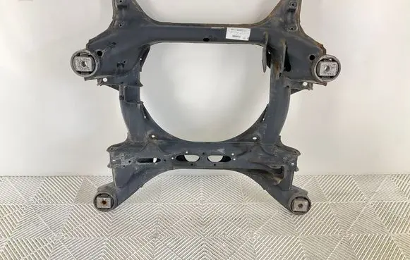 Volkswagen Touareg II Front subframe 7P0400025