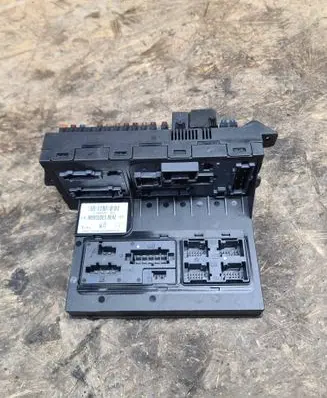 Mercedes-Benz E W211 Fuse module 2115453101