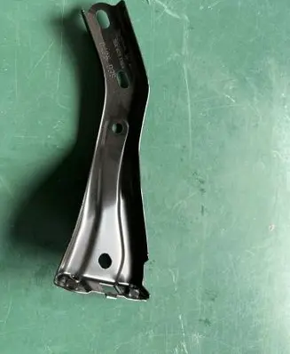 Volkswagen ID.3 Fender mounting bracket 10A821136A 042503S