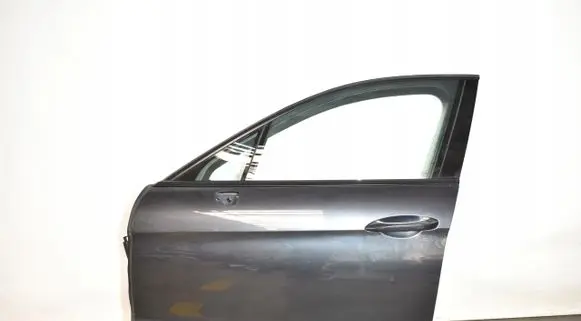 Porsche Panamera (971) Front door D710