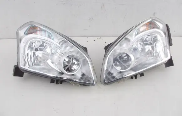 Nissan Qashqai Headlights/headlamps set 