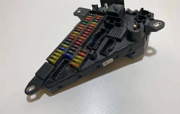 BMW 5 E60 E61 Fuse box set 9138830 9138830 01