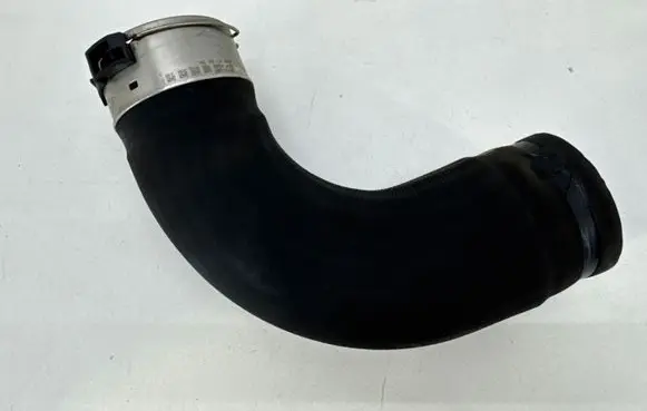 Volvo XC40 Intercooler hose/pipe 29310394