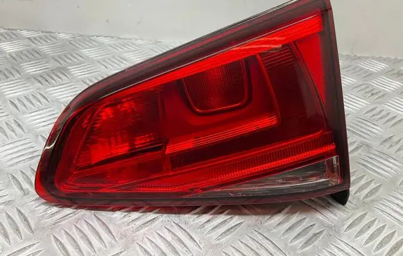 Volkswagen Golf VII Tailgate rear/tail lights 5G0945094S
