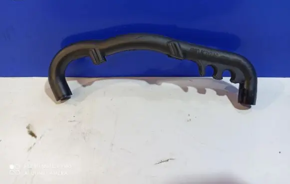 Land Rover Range Rover Sport L320 Breather/breather pipe/hose 4R8Q6C717AC
