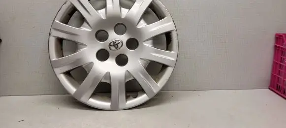 Toyota Verso R16 wheel hub/cap/trim 426020F050 426020F070 83458A0