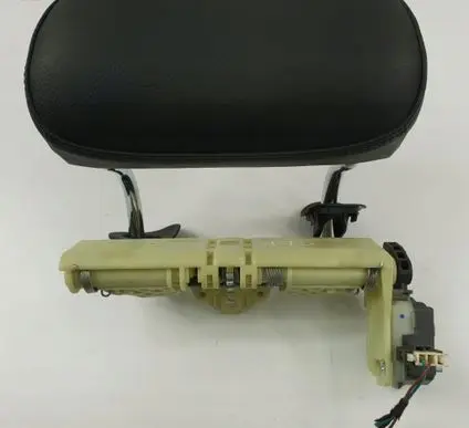 Mercedes-Benz CLS C219 Front seat headrest 