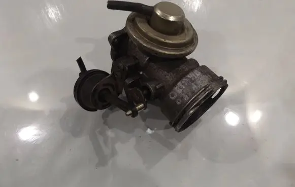 Skoda Octavia Mk1 (1U) EGR valve 038131501T