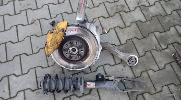 Alfa Romeo Stelvio Front wheel hub spindle knuckle AA10473