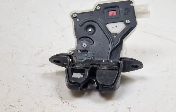 Nissan Qashqai Loading door lock 