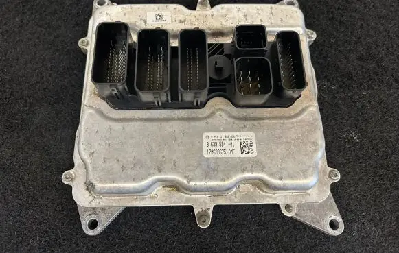 BMW X3 F25 Engine control unit/module 8639594 170699675 0261S11652