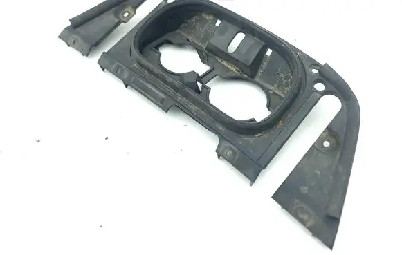 Nissan Leaf II (ZE1) Electric car charge socket cover 657305SH0A