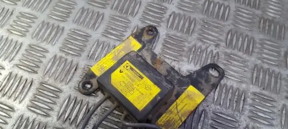 Renault Laguna I Airbag control unit/module 7700840110b 550288900
