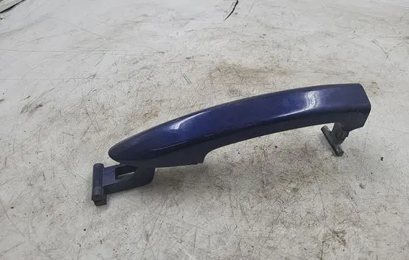 Volkswagen PASSAT B6 Front door exterior handle