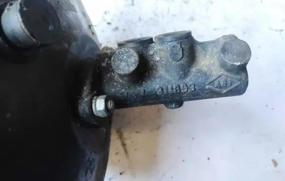 Renault Megane I Master brake cylinder 7700828021H