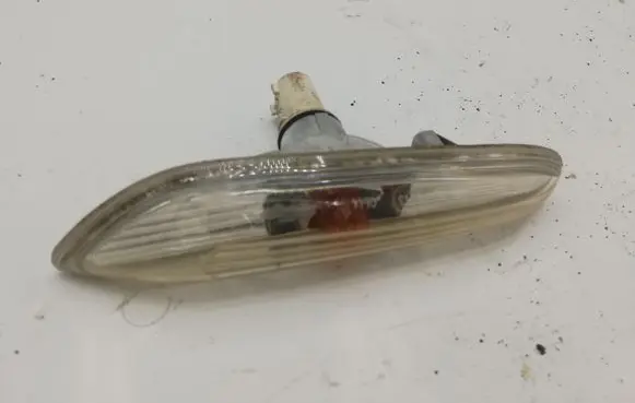 BMW 5 E60 E61 Front fender indicator light 8382104