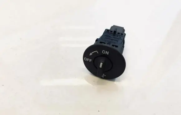 Passenger airbag on/off switch